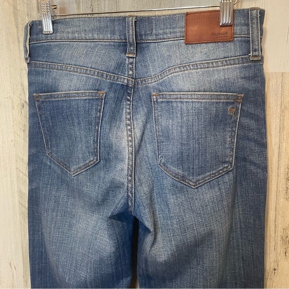 Madewell Flea Market Flare High Rise Jeans -Medium Whiskered Stone Wash size 26 - Picture 9 of 11